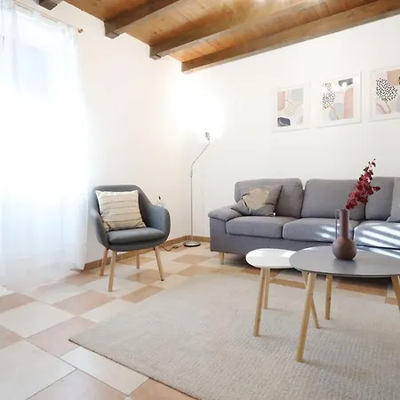 Apartment Small Patio House Pula